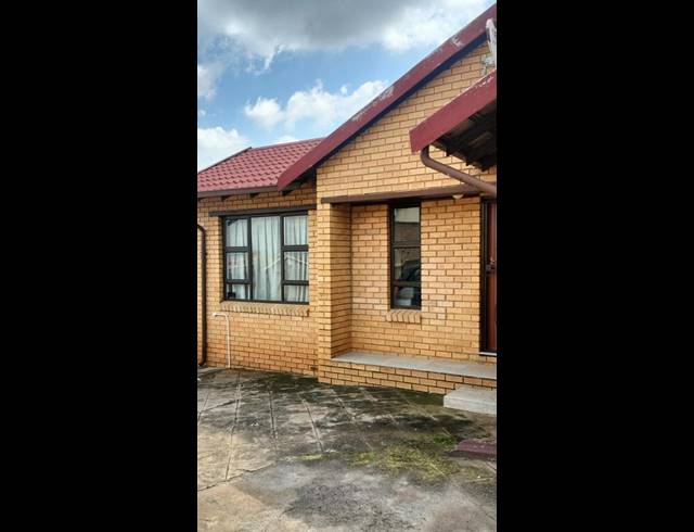 3 BEDROOM HOUSE FOR SALE IN NATURENA